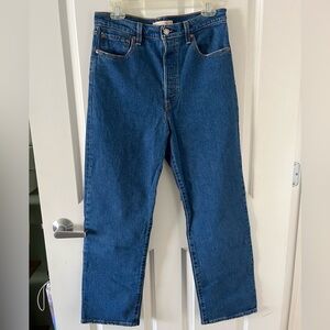 Levi’s Ribcage Straight Ankle Jeans (size 29)